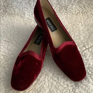 New VanEli Velvet flats size 7.5 narrow